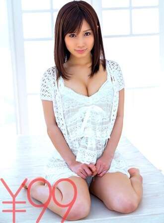 DV-1500 Pussy development, massive squirting. Standing doggy style, deep pounding, squirting. Suddenly squirting before re-insertion. When thrusting again, squirting continues. Squirting doesn't stop even if you do it normally. Minami shakes her hips