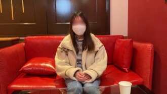 FC2-PPV-4616235 นักศึกษาระดับมัธยมศึกษาปีอายุ 20 ปีที่มีประสบการณ์น้อยเมื่อเขากันควยของเขาเข้าไปในหีที่ไม่ผ่านมากนัก ใบหน้าของเธอจะบิดเบี้ยวด้วยความเจ็บปวด แต่เขายังคงผลักเข้าไปในเธอเหมือนตัวช่วยตัวเอง