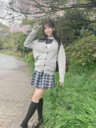 FC2-PPV-4669180 Emi-chan dari klub upacara minum teh, 18 tahun, cantik berkulit putih, ramping dengan dada besar tersembunyi, terangsang di cuaca musim semi dan berhubungan seks denganku. *Pertama datang, pertama dilayani, bonus kualitas tinggi termasuk*