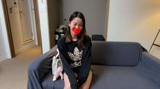 FC2-PPV-4676142 Một phụ nữ 19 tuổi đã lập gia đình nhỏ nhắn trông giống Aoyama Yuu và yêu thích bú miệng ♡ Một người phụ nữ biến thái dâm, trêu chọc tận cổ họng bằng cách tự ngậm sâu và sau đó lại bú nước mắt ♡