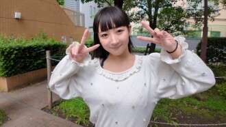 FC2-PPV-4719578 ¡990 puntos hasta el día 1! [Primera vez] Directora x estudiante universitaria de 20 años «¿Esto también forma parte de la formación?» Una chica inocente se convierte en presa de un director pervertido...