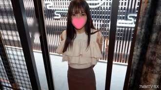 FC2-PPV-4740638 [Kulit perut seperti kaisar! Melatih kulit perut JD yang bergejolak, Permainan Creampie Besar dari pembawa pesan tubuh terbatas terkuat