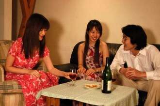 MOON-042 A woman drowning in forbidden love