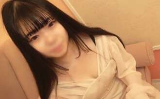 FC2-PPV-4712596 [Cheveux noirs x visage de bébé] Une belle femme courte de 150 cm de hauteur, j'ai rencontré dans un bar debout à Nakameguro ♡ Profitez de son corps doux à 120 points et de son creampie!