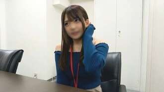 FC2-PPV-4718583 めっちゃかわいい！アパレルメーカー広報 りかちゃん（２３） 敏感乳首は超ビンビン デカチンに抗えず喉まんこでイマラチオ 小さな身体で彼氏以外のちんぽを一生懸命ハメハメ