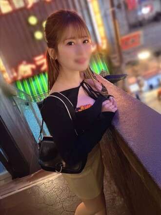 FC2-PPV-4789125 [Super hot, the strongest married woman] A 29-year-old wife in her 30s with soft, supple skin who feels amazing to hug. She spreads her pussy juice-covered slit open and gets creampied in raw sex with a constant stream of dirty talk. &quot