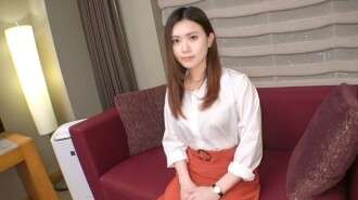 SIRO-5507 « Le sexe d'une enseignante mariée est incroyable ! Regardez-la crier et gémir d'extase ! Elle n'a pas couché avec son mari et sa chatte est solitaire ces derniers temps... mais elle pousse un soupir de soulagement devant la grosse queue qu'elle n'a pas vue